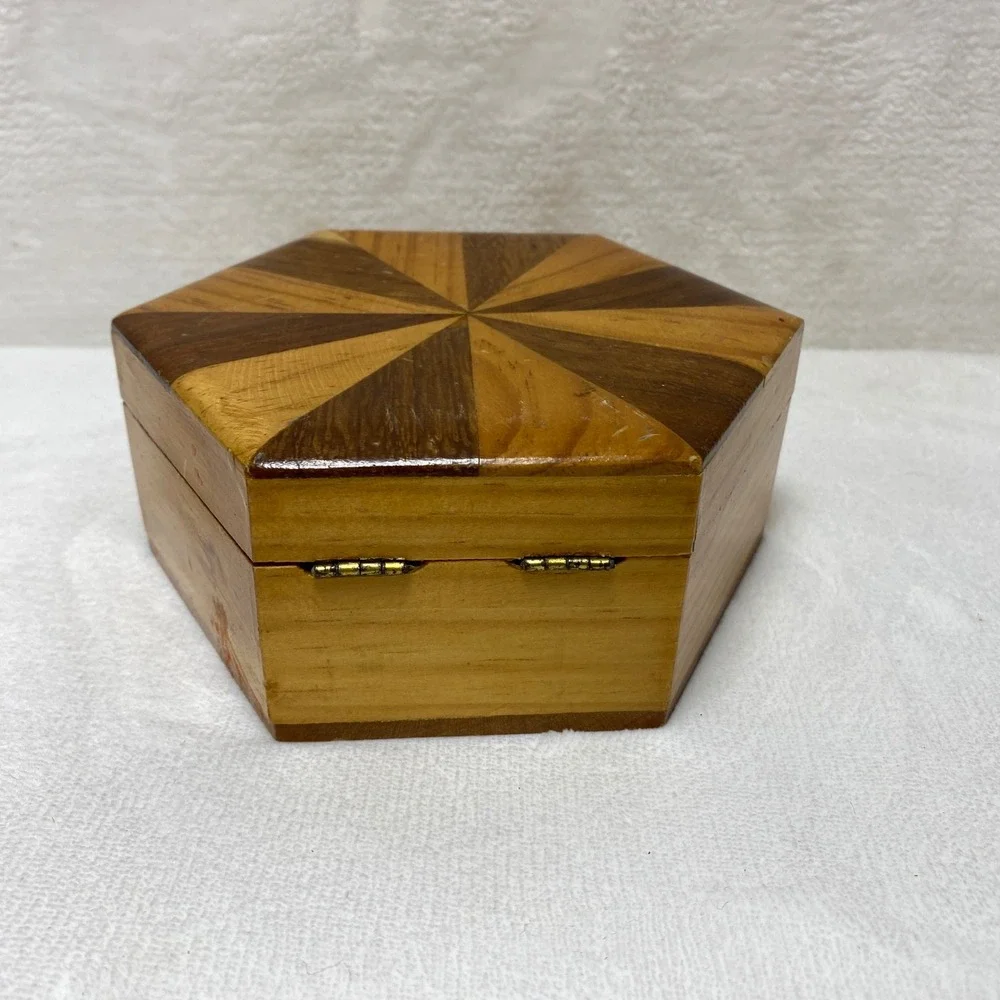 VTG Two-Toned Wooden Trinket‎ Box Hexagon Inlaid  Starburst Wood Hinged Keepsake